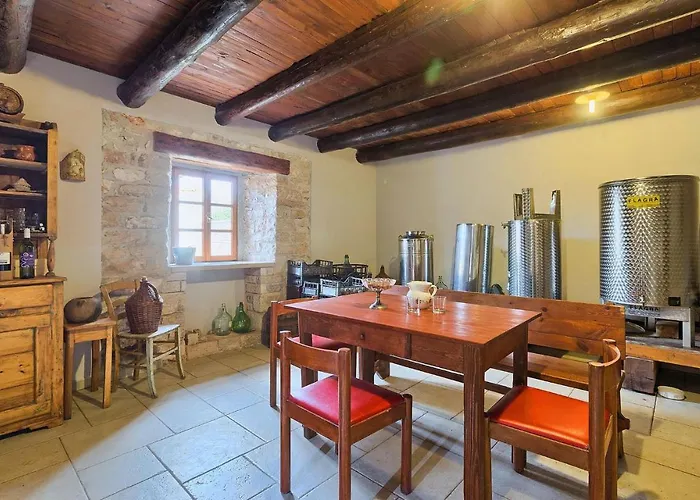 Casa Martini 펜션 풀라